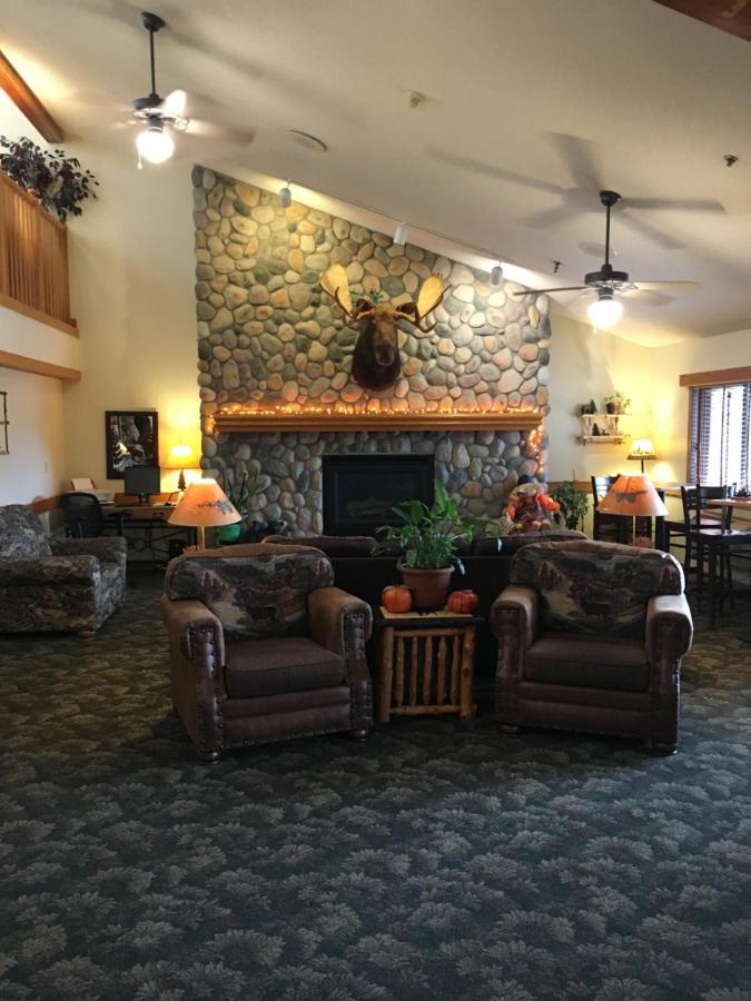 Moose Lake Lodge & Suites Exterior foto