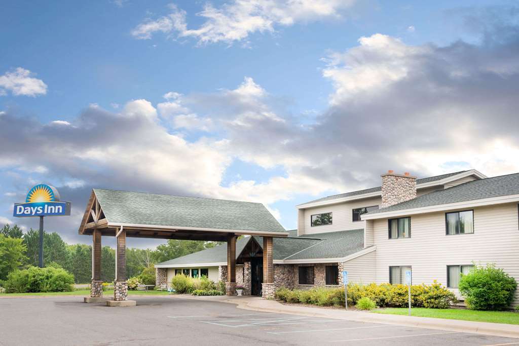 Moose Lake Lodge & Suites Exterior foto